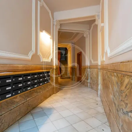 Apartment Centrico 4 *