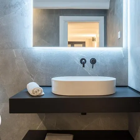 Apartment Central Lux With Private Bath Barcelona