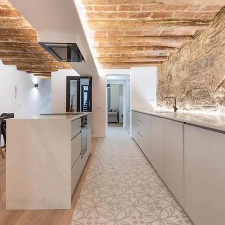 Central Lux With Private Bath