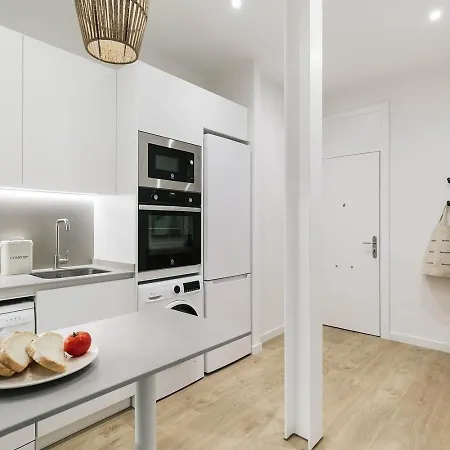 Apartment Pontone - 2 Bedrooms And Balcony In Eixample Dreta Barcelona
