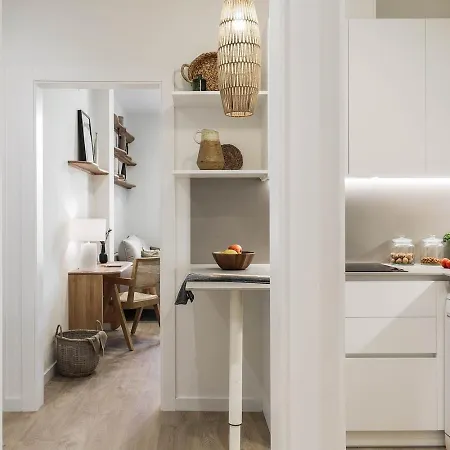 Pontone - 2 Bedrooms And Balcony In Eixample Dreta * Barcelona