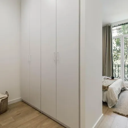 Apartment Pontone - 2 Bedrooms And Balcony In Eixample Dreta
