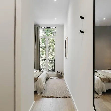 Pontone - 2 Bedrooms And Balcony In Eixample Dreta Apartment Barcelona