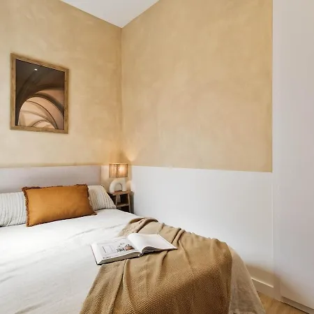 Pontone - 2 Bedrooms And Balcony In Eixample Dreta Apartment
