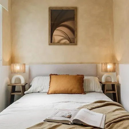 Pontone - 2 Bedrooms And Balcony In Eixample Dreta *