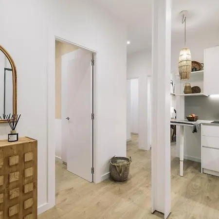 Pontone - 2 Bedrooms And Balcony In Eixample Dreta * Barcelona