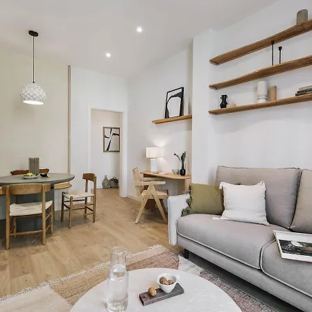 Pontone - 2 Bedrooms And Balcony In Eixample Dreta Apartment