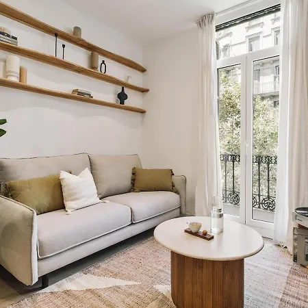 Pontone - 2 Bedrooms And Balcony In Eixample Dreta Apartment