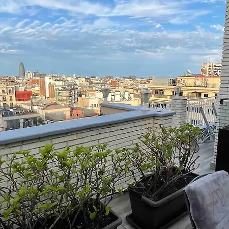 Spacious Penthouse With Big Private Terrace & View
