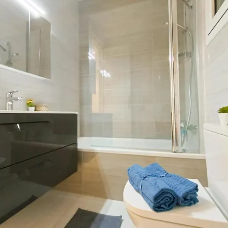 Private Next Liceu Hostel *