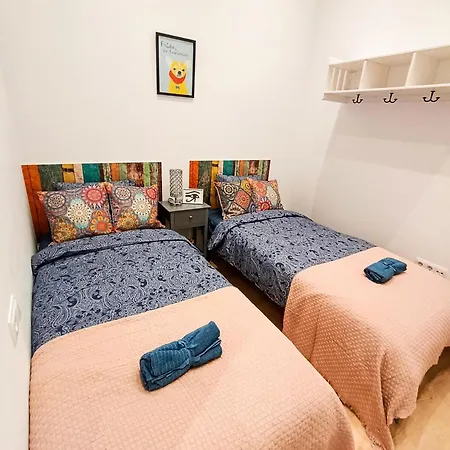 Private Next Liceu Hostel *