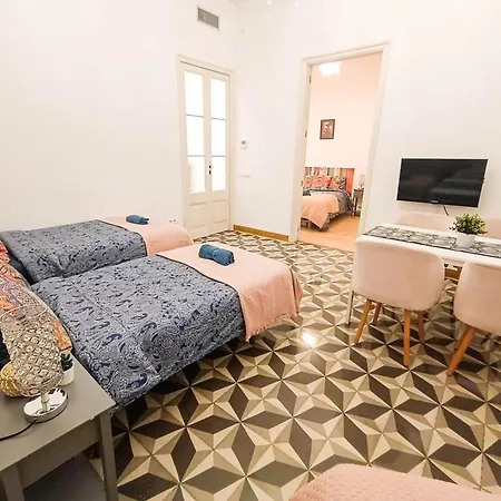 Private Next Liceu Hostal *