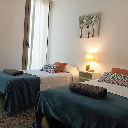 Private At Plaza Urquinaona Hostal Barcelona