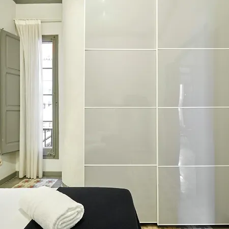 Classic Catalan Family With Balcony By Maison Pinata *