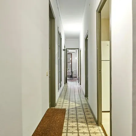 Apartment Classic Catalan Family With Balcony By Maison Pinata
