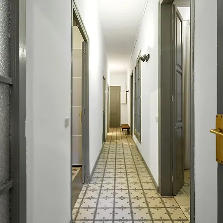 Apartment Classic Catalan Family With Balcony By Maison Pinata