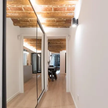 Central Lux With Private Bath Apartment *