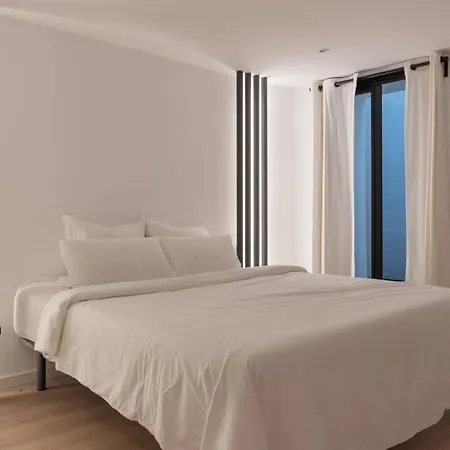 Central Lux With Private Bath