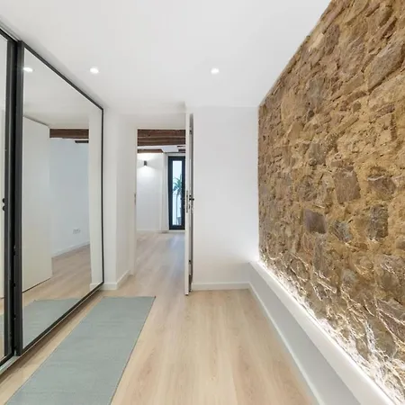 Central Lux With Private Bath