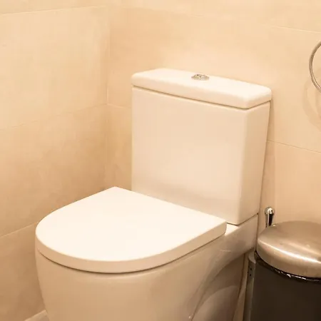 By Universitat Private Hostel Barcelona