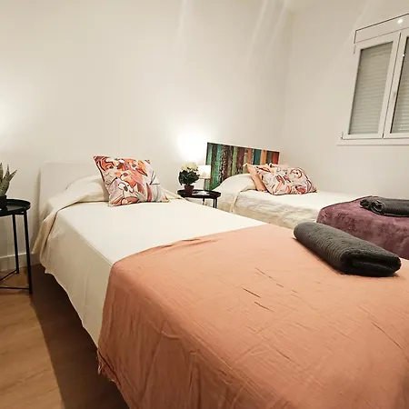 By Universitat Private Hostel Barcelona