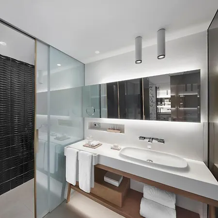 Mandarin Oriental,