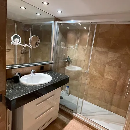 Spacious Penthouse With Big Private Terrace & View *