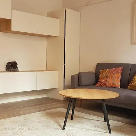 Sant Antoni 4 - Downtown Barcelona. Modern Apartment