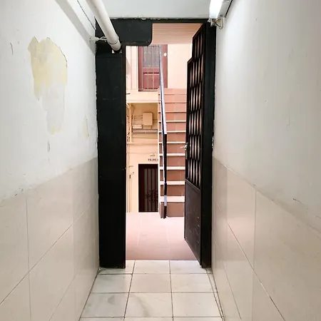 Creu Fira Hostafrancs Apartment *