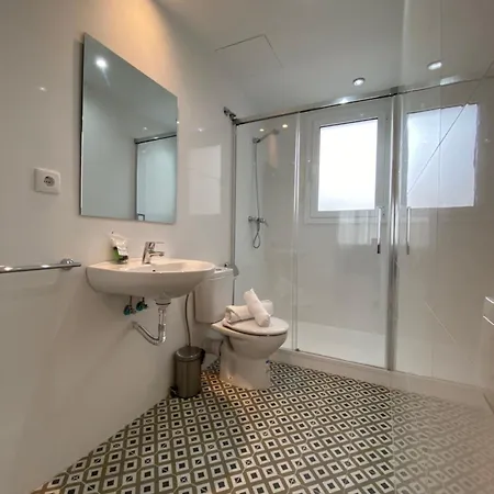 Rius33 - Al Lado De Fuentes De Montjuic Apartamento *