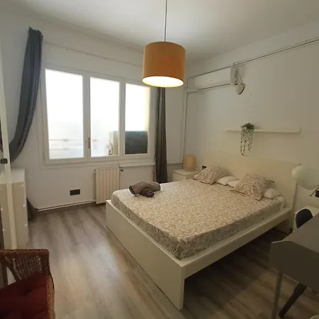 Hostel Private On Tamarit Street *
