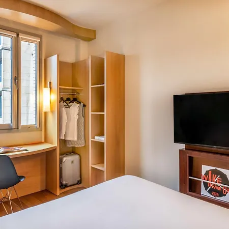 Hotel Ibis Plaza Glories 22@