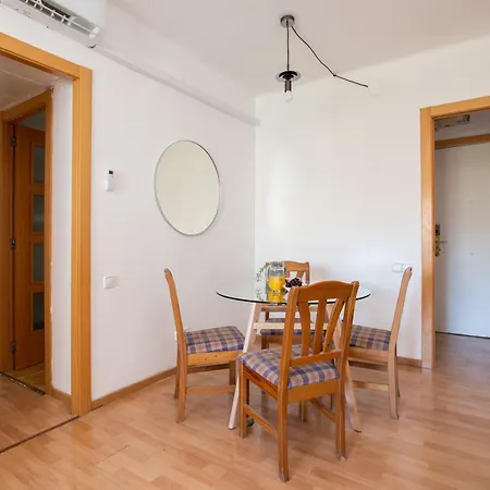 Apartment Spacious Sagrada Familia