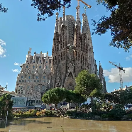 Apartment Spacious Sagrada Familia *