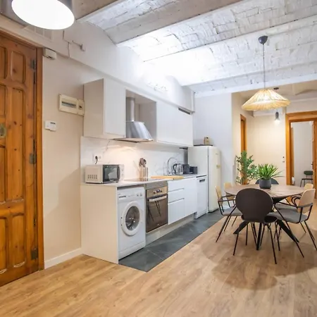 Apartment Cosy On Llanca Street Barcelona