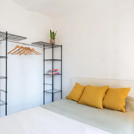R&b Fluvia Apartment *