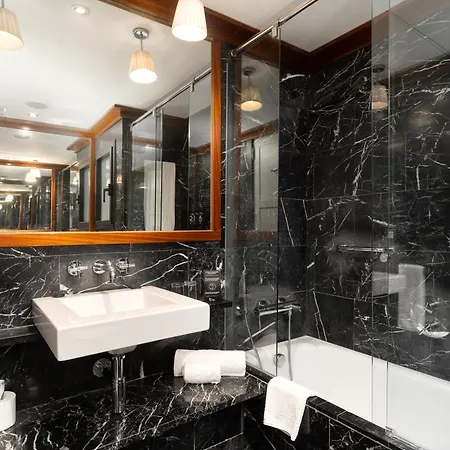 Hotel U232