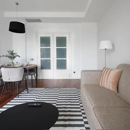 Ola Living Plaza Catalunya * Barselona