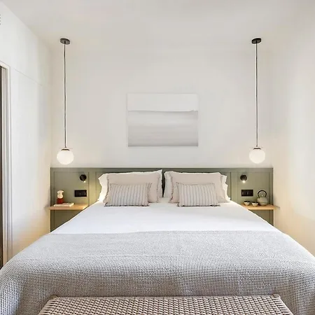 Luxury With King Beds & Ac In Heart Of Bcn Apartamento
