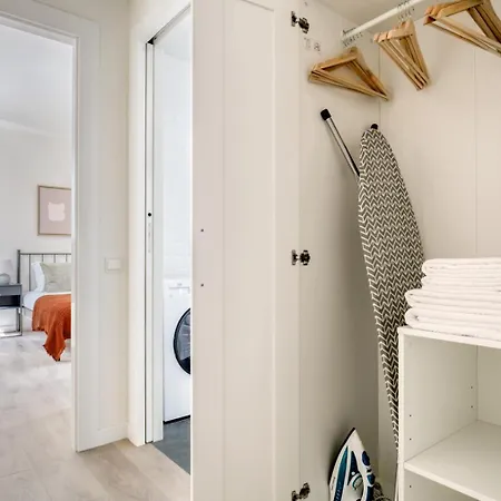 Apartment Renovated La Dreta De Leixample 2br W Terrace Bcn-88 Barcelona