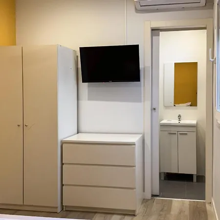 Oliveta Budget Guest house Barcelona