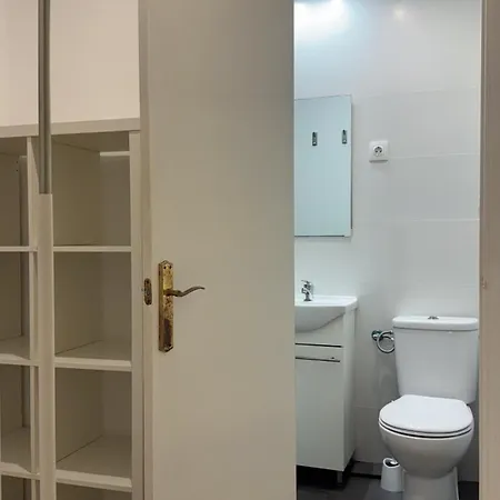 Oliveta Budget Guest house Barcelona