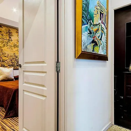 Luxury Two Bedrooms *