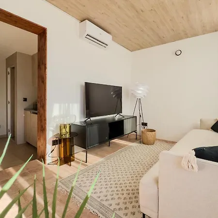 Oasis Downtown Apartment *