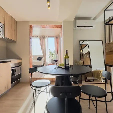 Oasis Downtown Apartment *