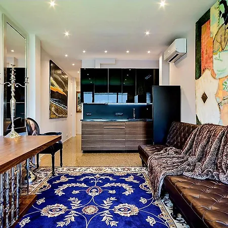 Luxury Two Bedrooms *