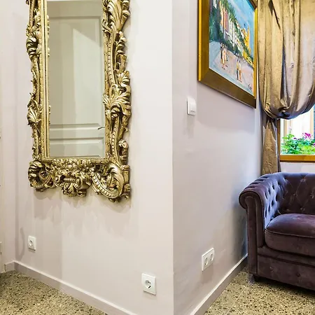 Luxury Two Bedrooms *