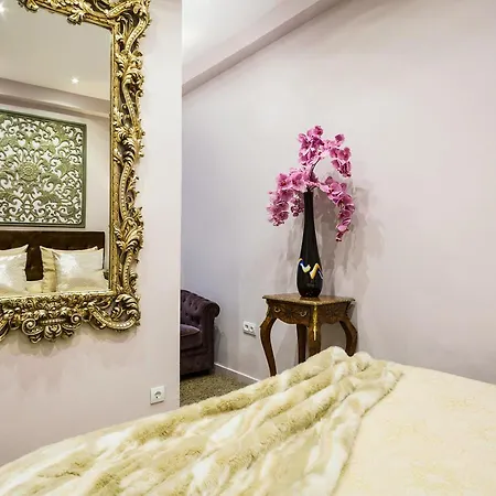 Luxury Two Bedrooms *
