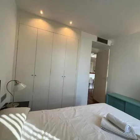 Apartamento For Rent In Calle Del Doctor Aiguader *