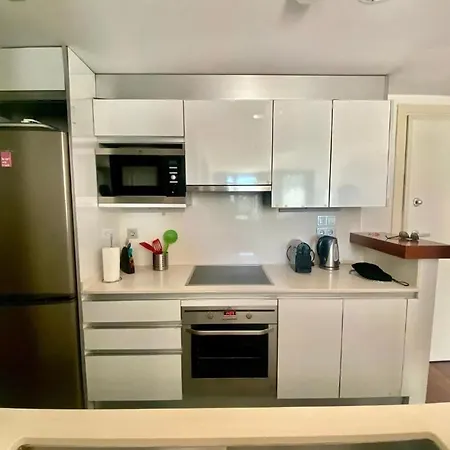 Apartamento For Rent In Calle Del Doctor Aiguader